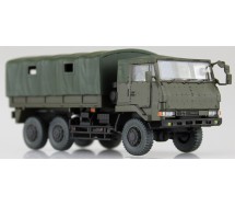 Plastic Model Kit Military JGSDF 3 1/2t TRUCK WITH ADDITIONAL ARMOUR w/6 figures Scale 1/72 AOSHIMA Japan