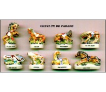 CAVALLI Razze Equestri DA PARATA Raro SET 9 Mini FIGURE 3cm Porcellana FEVES Francia