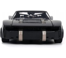 Modello BATMOBILE da THE BATMAN 2022 con Figura BATMAN 22cm Scala 1/24 Originale JADA Toys