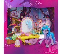 My Little Pony Playset IZZY MOONBOW Figure and Accessories Hasbro F2935