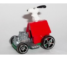 PEANUTS Motorized Dog House SNOOPY Model Car DWJ89 Hot Wheels MATTEL