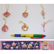 SAILOR MOON Set 6 CIONDOLI in Metallo BANDAI JAPAN Originali SCETTRO CUORE Nuovo