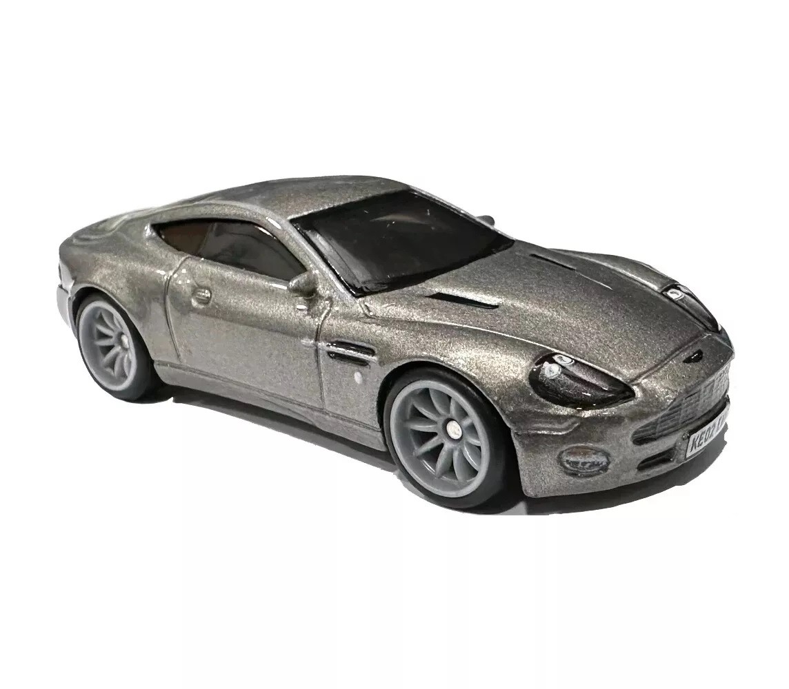 copy of 007 JAMES BOND Die Cast Model ASTON MARTIN V8 Scale 1:64 6cm HotWheels Pop Culture HVJ36