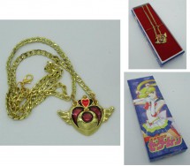 SAILOR MOON Collana con CIONDOLO CUORE ALATO Cristallo Del Cuore VERSIONE SCATOLA QUADRATA