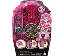 Monster High Bambola DRACULAURA Con CONFEZIONE ARMADIO Segreti Brivido HXH84