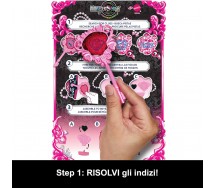 Monster High Bambola DRACULAURA Con CONFEZIONE ARMADIO Segreti Brivido HXH84