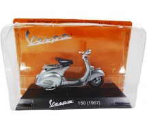 copy of Modello YAMAHA Factory Racing Team 2004 VALENTINO ROSSI Moto GP SCALA 1/18 Maisto VR 46